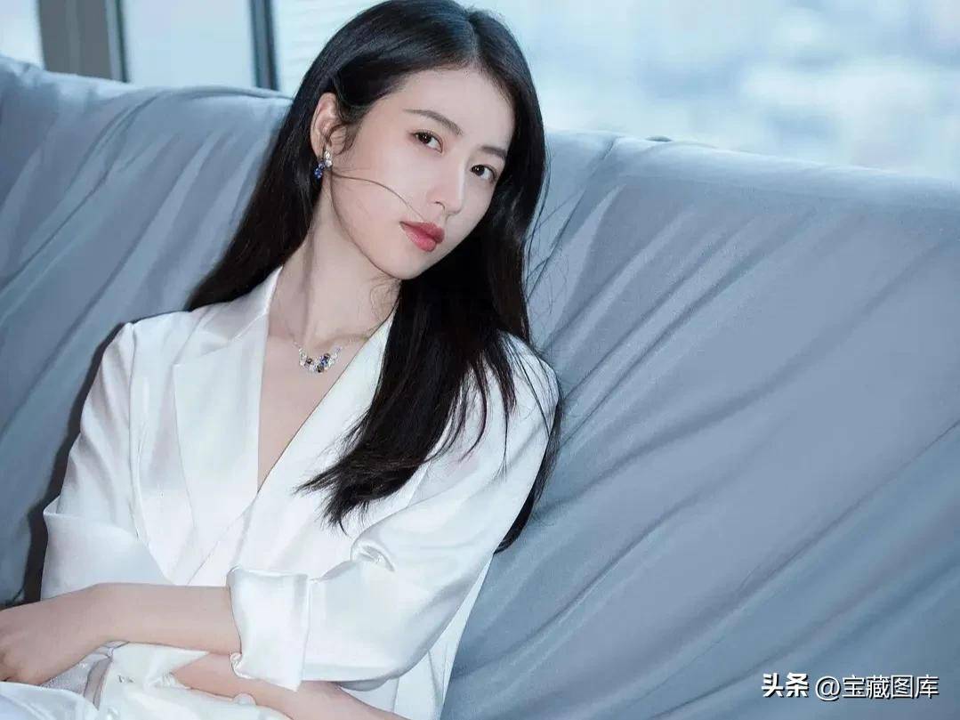 当红明星周雨彤的星路历程_电视剧_榜首_观众