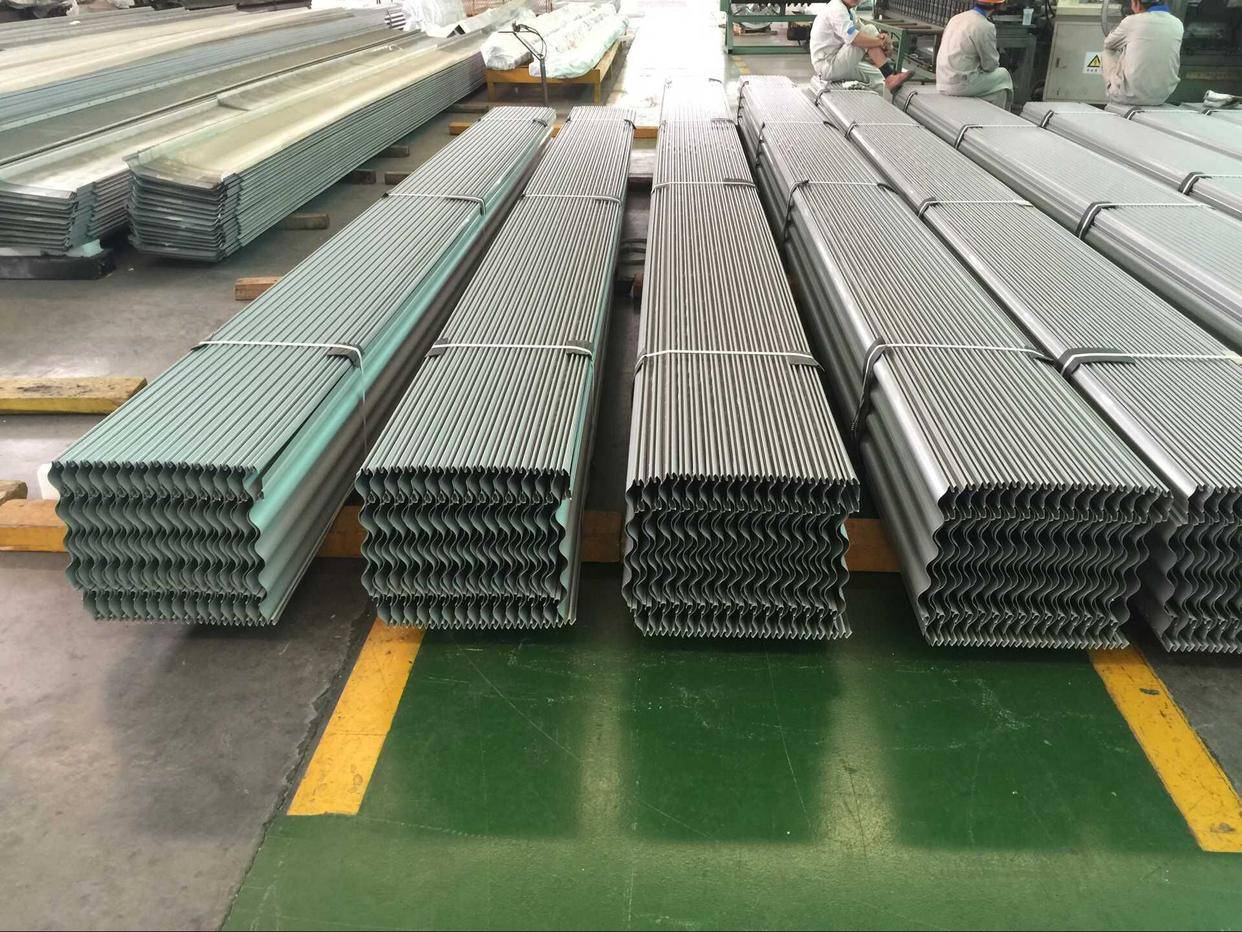 yxb65-400型彩色压型钢板介绍