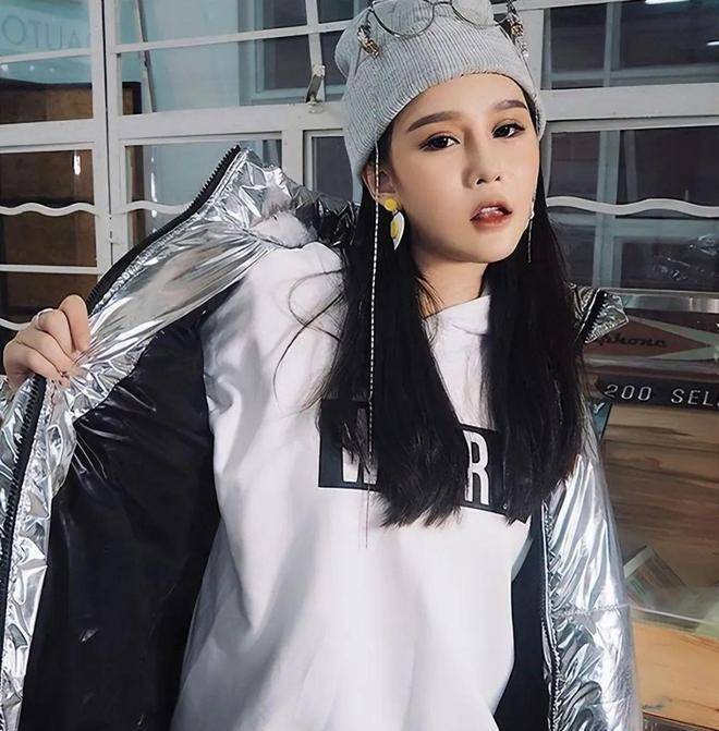 赵本山女儿穿旗袍太美了!美得几乎认不出来了,和以前的样子大不相同