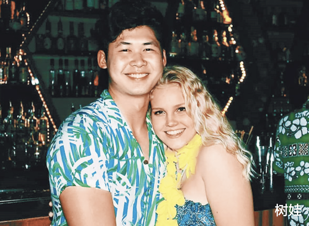 王敏德24岁儿子晒与新欢合照,对象是外籍摄影师,身材圆润丰腴_王跃颖