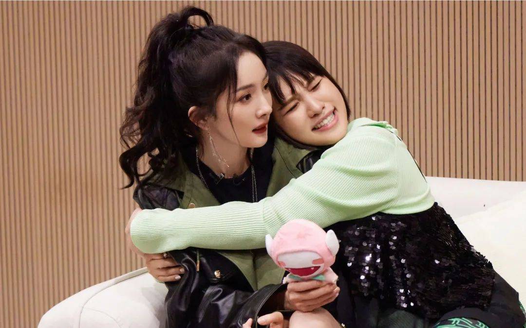 离开男人的郭碧婷,终于颜值回春了_杨幂_向太_谢依霖