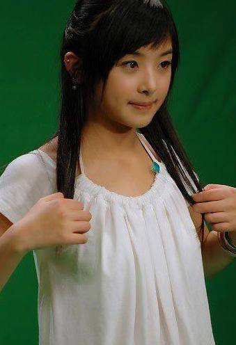 15岁爆红的张含韵,后来为何被"黑"到隐退_观众_节目组_歌曲