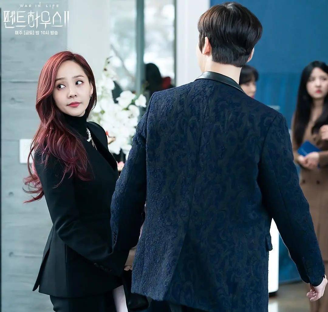 《顶楼》:从"凤凰男"到"霸总",原来夏博士才是两面倒的渣男_吴允熙