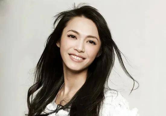 大嘴美女姚晨,笑得激情,张扬而又无所顾忌,简直是肆无忌惮_气质_笑容