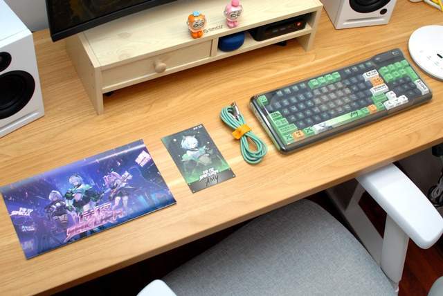 潮物分享:珂芝上新Z98 IP定制款机械键盘,二次元爱好者必入