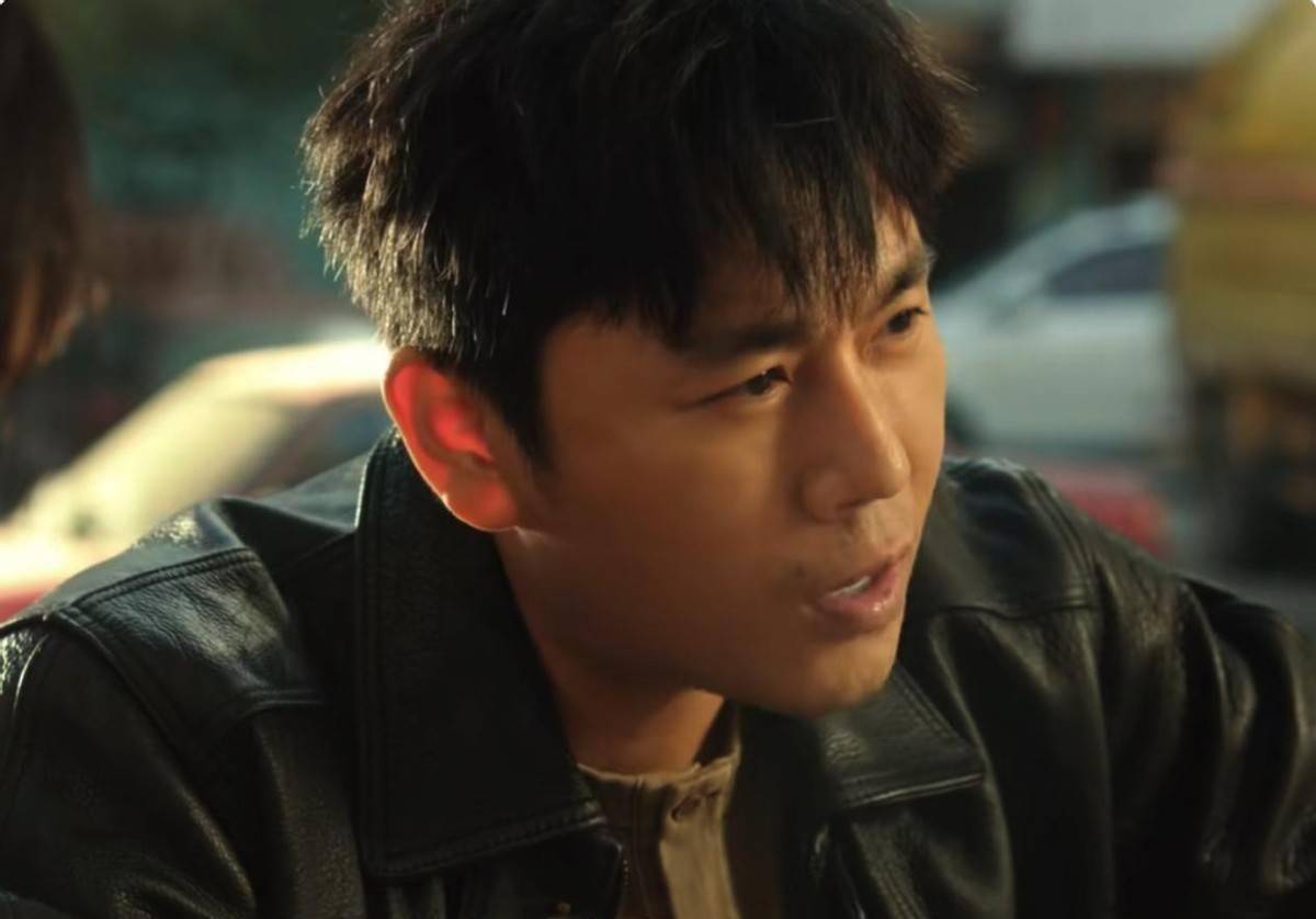 45岁秦昊对比35岁魏晓东,老天爷赏饭吃与科班毕业的演技一目了然_角色