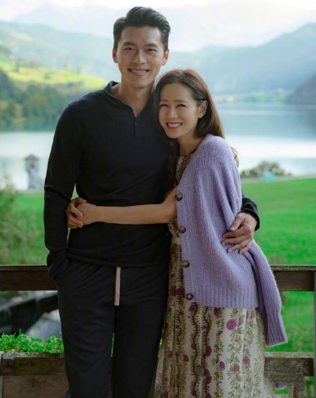 孙艺珍和玄彬因合作拍摄《爱的迫降》后相识,在2022年元旦时期,两人被