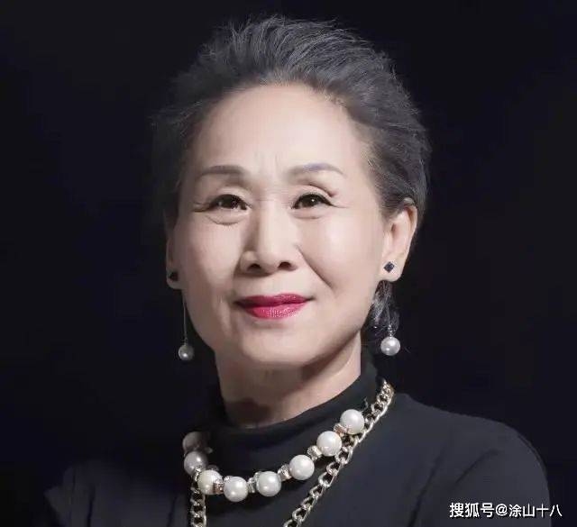 58岁北漂73岁票房百亿,儿子是知名演员_苇青_毛孩_表演