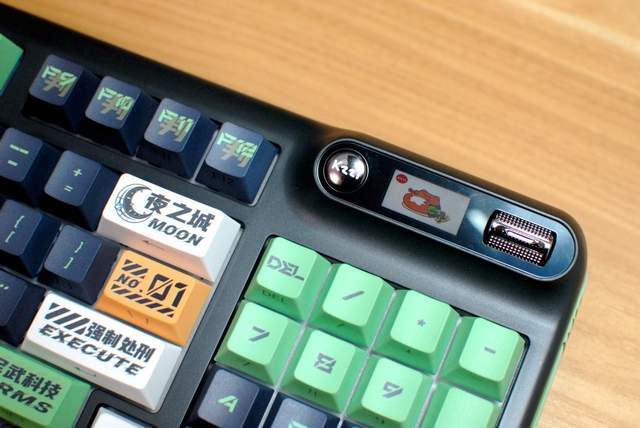 潮物分享:珂芝上新Z98 IP定制款机械键盘,二次元爱好者必入