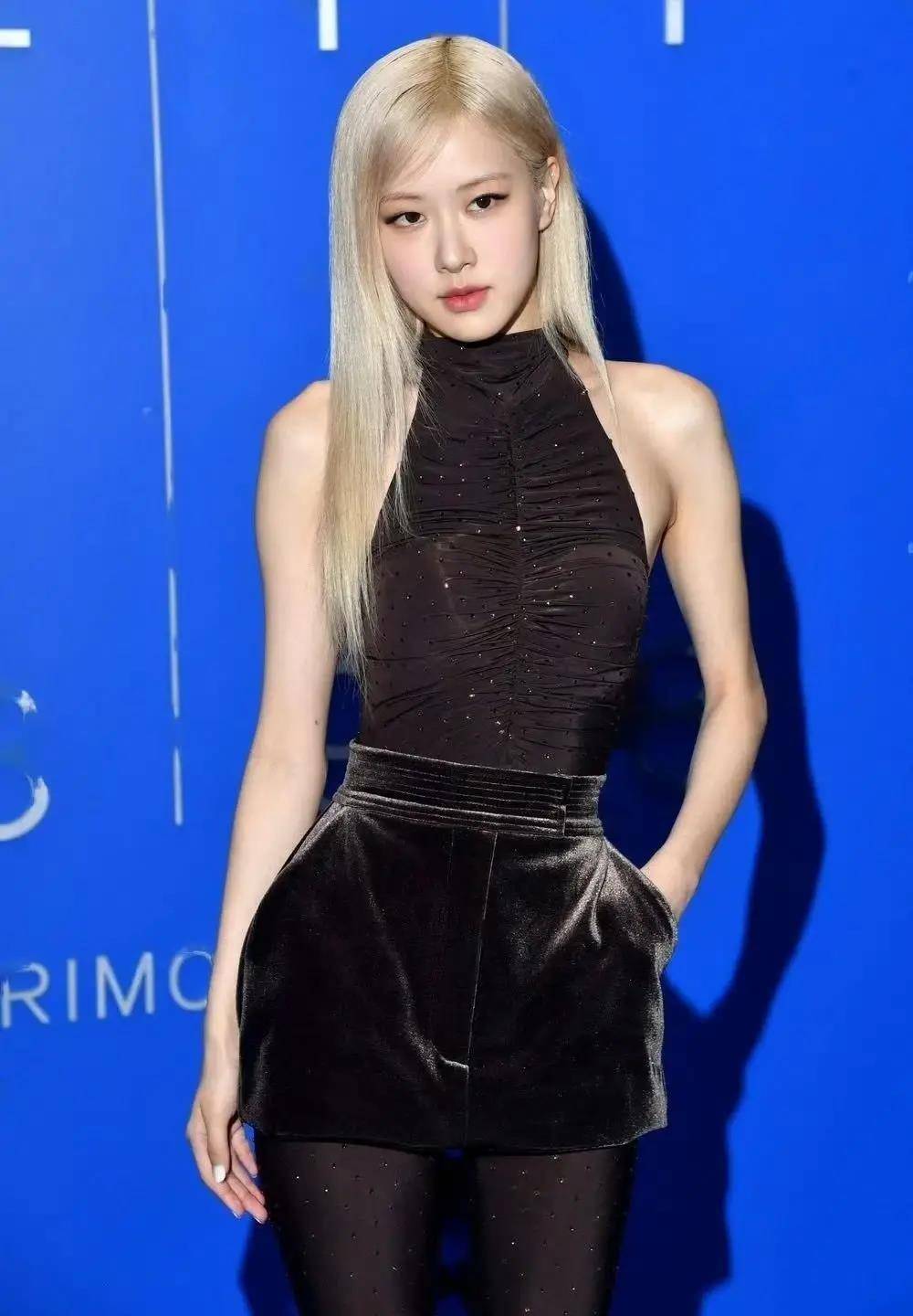 朴彩英活动造型太亮眼,一双美腿修长笔直,仿佛艺术品一般_风格_同色系