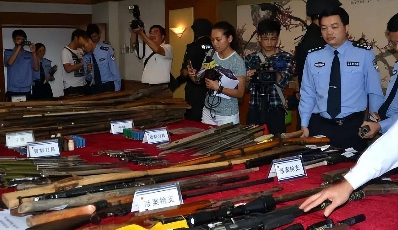 从全民持枪到全国禁枪,这20年发生了啥?_枪支_发展_社会