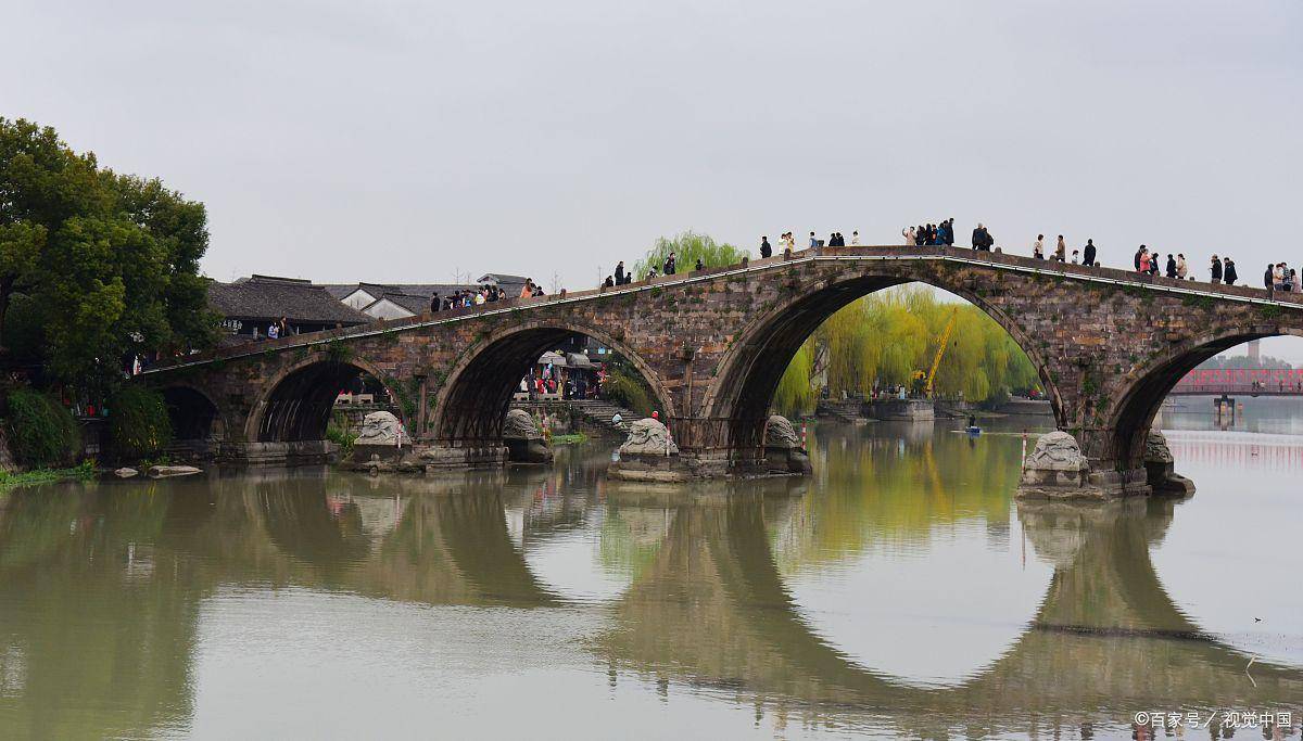 塘栖广济桥,千年七孔桥.