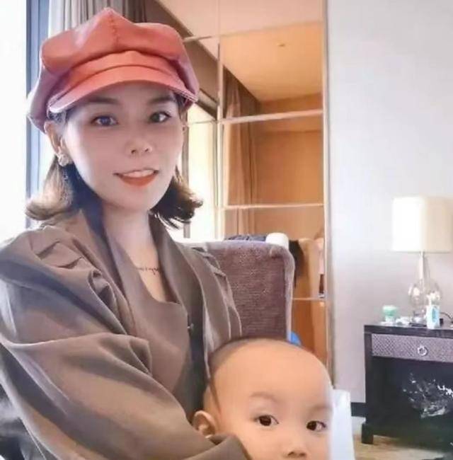 错换:熊磊搬离九江房子后,在网络发文,内容暗指跟许敏道歉?