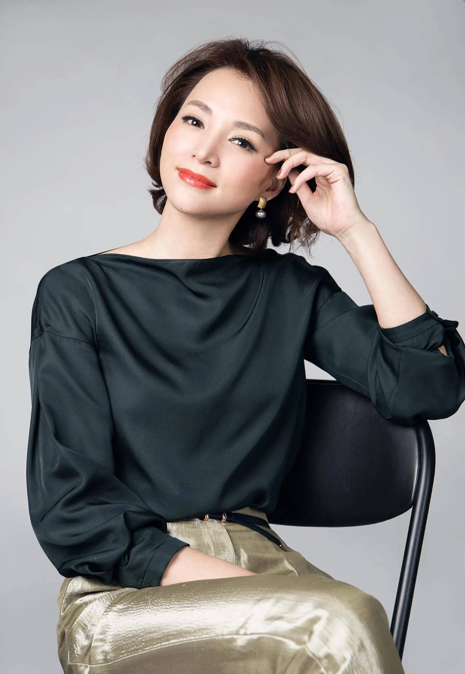 娱乐圈真正的知性,优雅女神:董卿 咏梅_生活_电视_大气