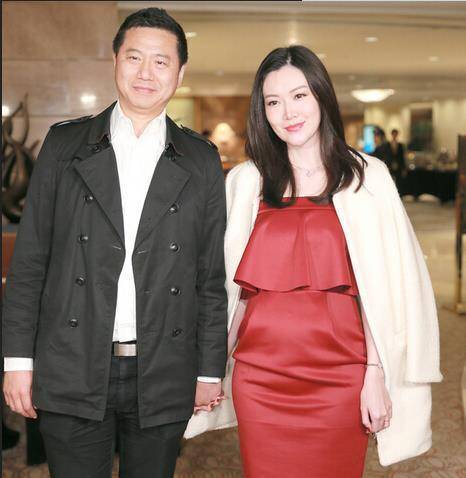 当年黄有龙为了女子,分手港姐叶翠翠,如今她成了真正的大赢家_赵薇