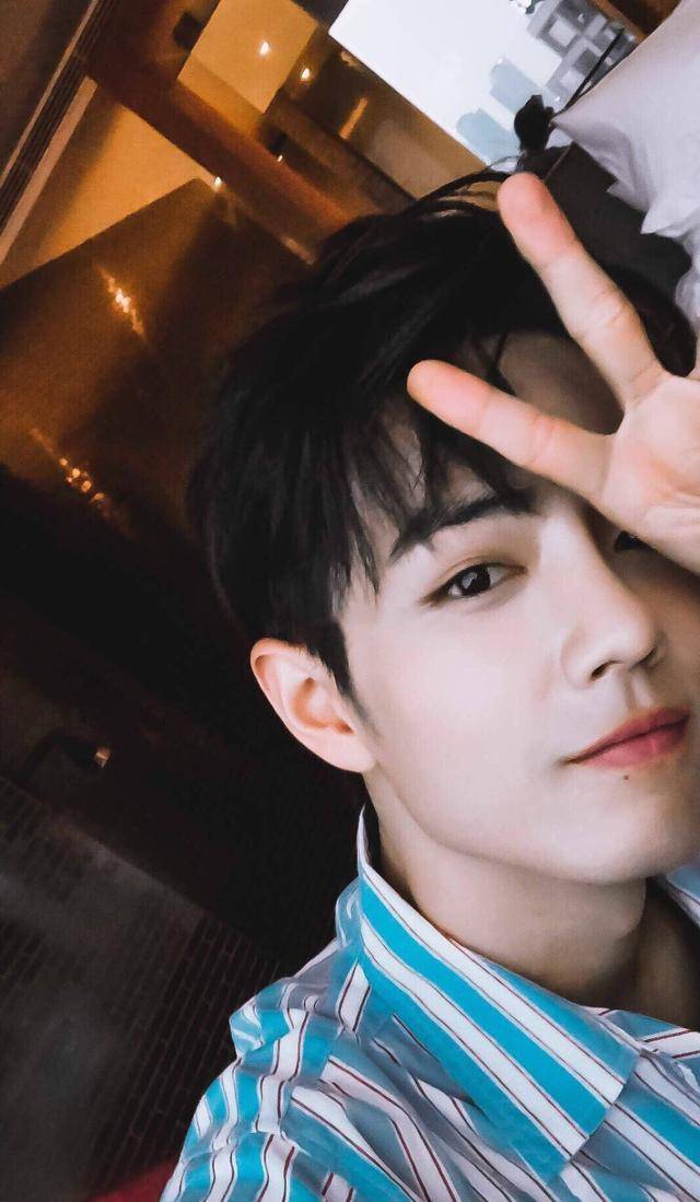 肖战的这些路透图,比精修图还好看!_战战_照片_状态