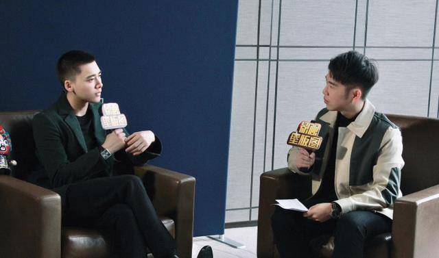 "寸头"也好看的男明星,除了杨洋,还有35岁的李易峰_造型_一身_活动