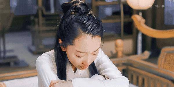 《千古玦尘》口碑好转,周冬雨哭戏被赞"影后式哭泣"!_网友_质疑_琼瑶