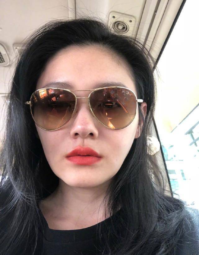 大s原名徐熙媛,她表明看上去温柔贤惠,实则是个性情倔强的女人,昨天