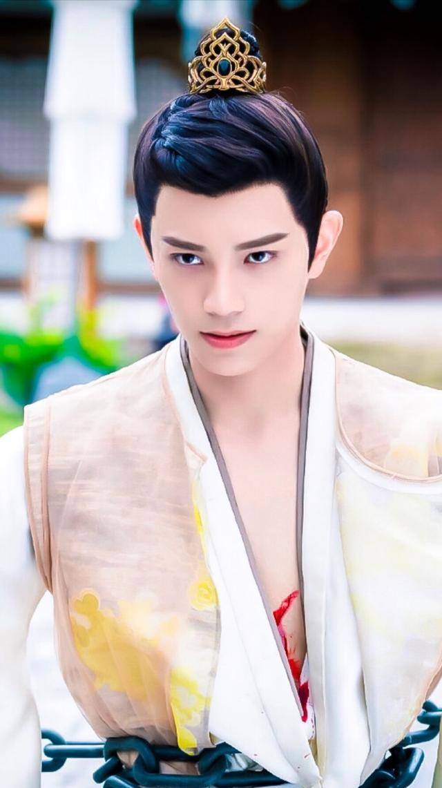 他长得和丁禹兮八成相似,人气却远不如对方!_姚弛_赵露思_长相