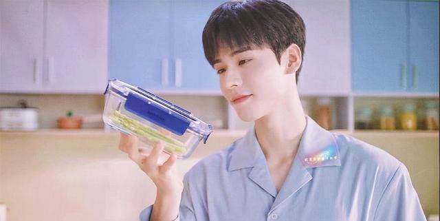 龚俊乐扣代言成绩引关注,有网友提出异议_销量_厨艺_质疑