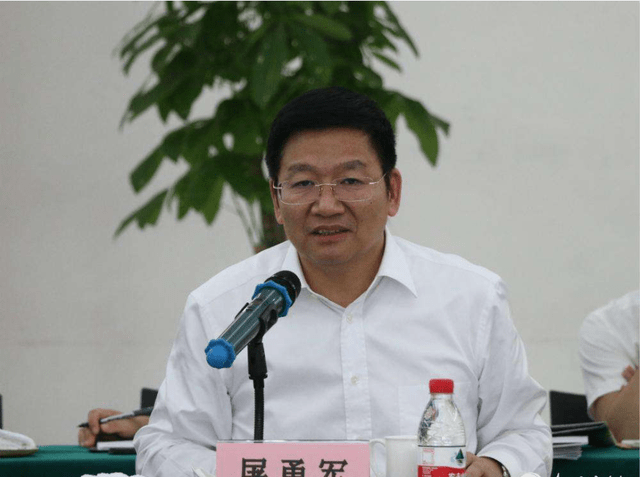 台州6位富豪,来自同一行业,首富财富超过100亿,已完成交接班_企业