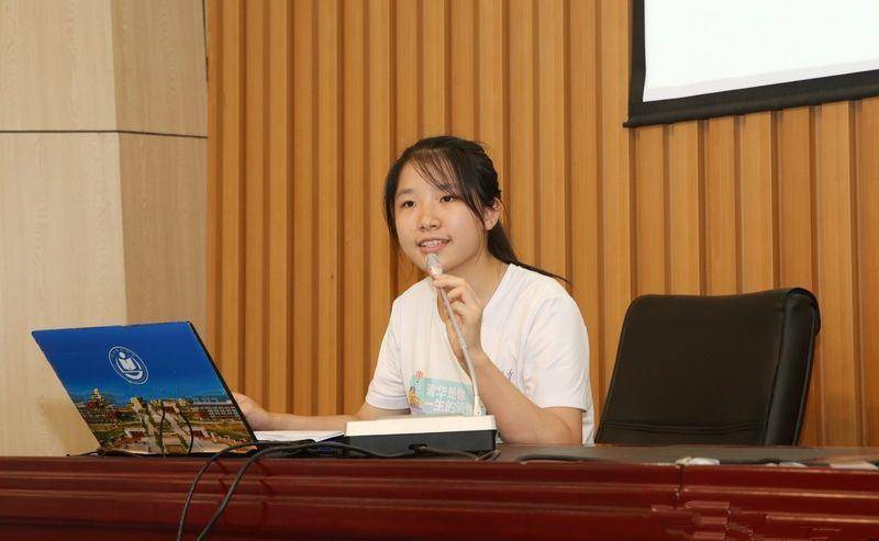 衡中学霸李曼茜:学渣到高考状元,715分上清华,她如何逆袭?