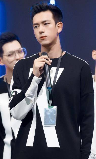 胡一天有风度,李现有气质,哪个更是你心中的男神?_时候_剧中_内心