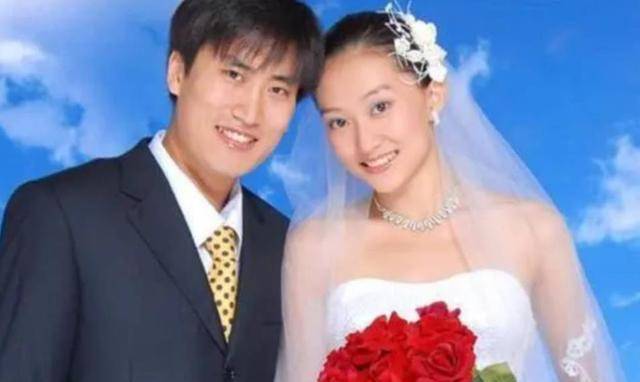 有意思的是,在《乡村爱情》中扮演赵玉田妻子的刘英