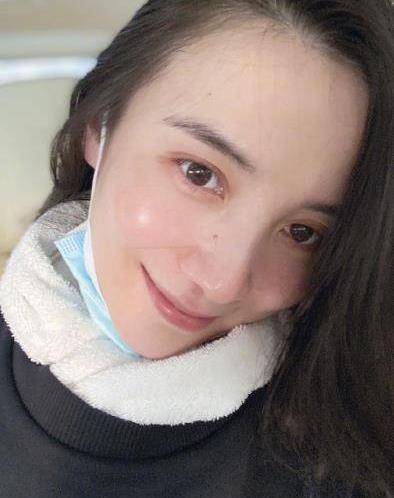 原创宋佳晒运动后自拍,面色潮红气色佳,素颜状态下皮肤超好_照片_肌肤