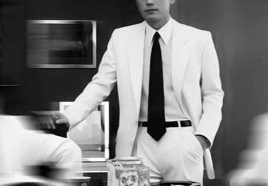 原创尊龙旧照被修复,"亚洲最美的男人"确实名不虚传_生活_电影界_美国