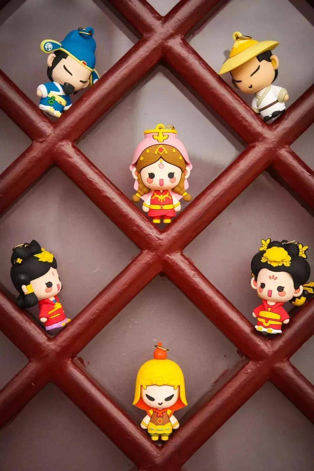 聚焦西安城墙旅游纪念品:兴文化展形象聚人气 古都长安熠熠生辉_游客