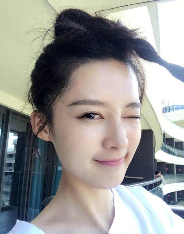 "元淳公主"李沁晒美照,变身麻花少女可爱爆棚_辫子_白鹿原_镜头