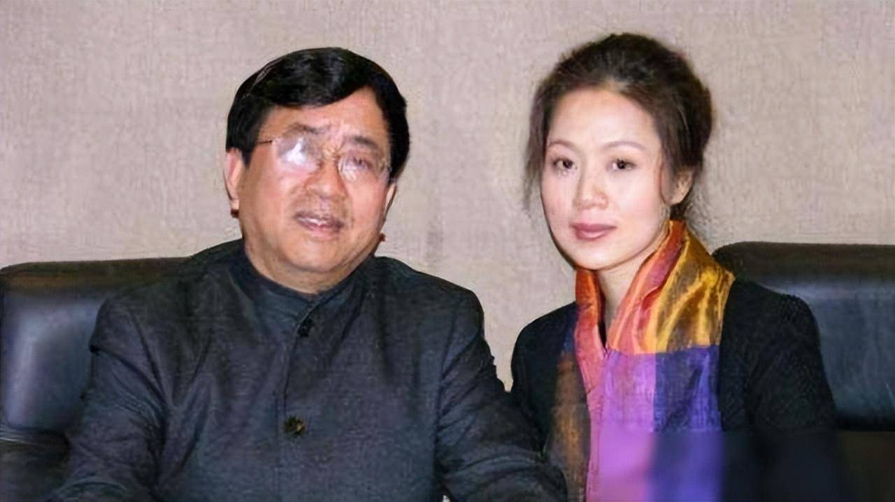 李红,余秋雨的前妻,独闯深圳维持一家人生计,却换来婚姻的背叛_生活