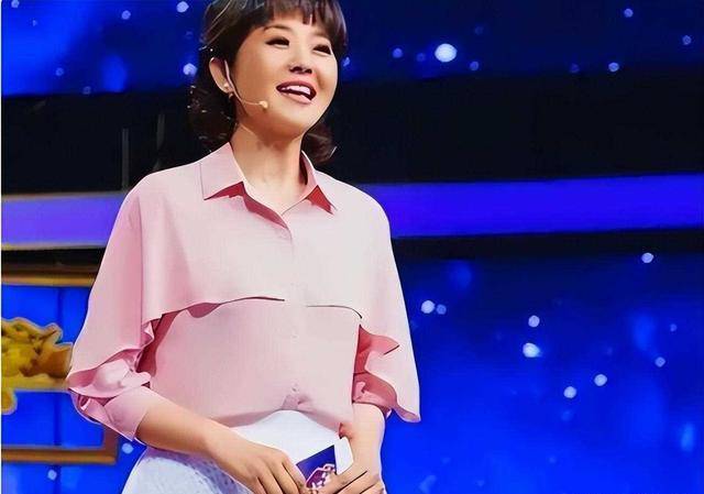 低"的央视主持,嫁给电台领导,结婚20年只生孩子不做_明星_刘诗诗_舞台