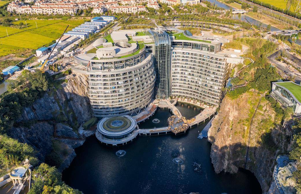 耗时8年,上海建造世界"最矮"高楼,成为世界十大建筑奇迹之一_人们
