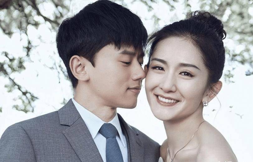 张杰谢娜结婚九周年,一家四口合影太幸福,粉丝列队评论令人感动_细节