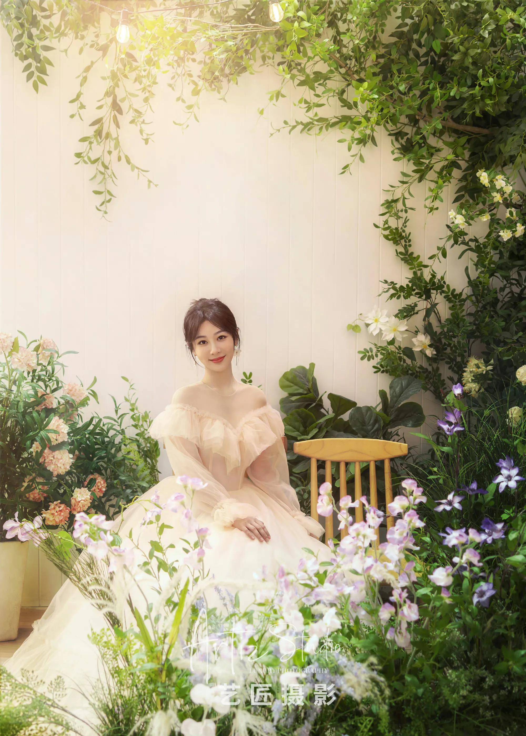 校服和礼服都很适合她,今天也是期待《要久久爱》的一天!