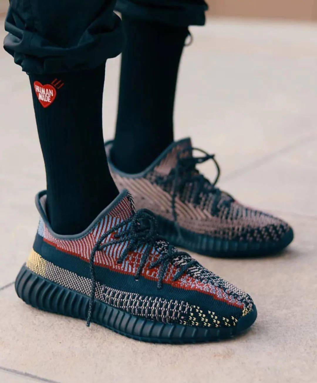 黄斑马 yeezy 350 v2