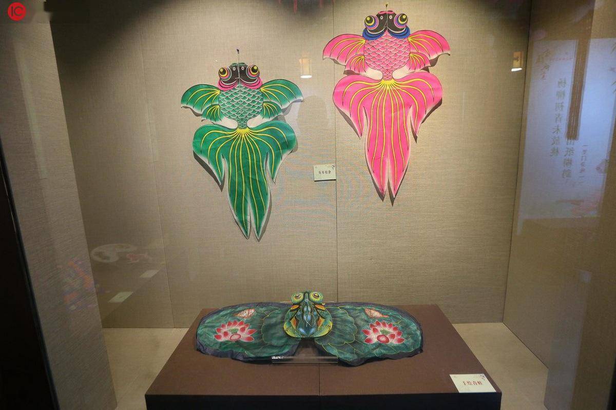 曹氏纸扎艺术第五代传承人曹红的风筝作品集中呈现,让观众直