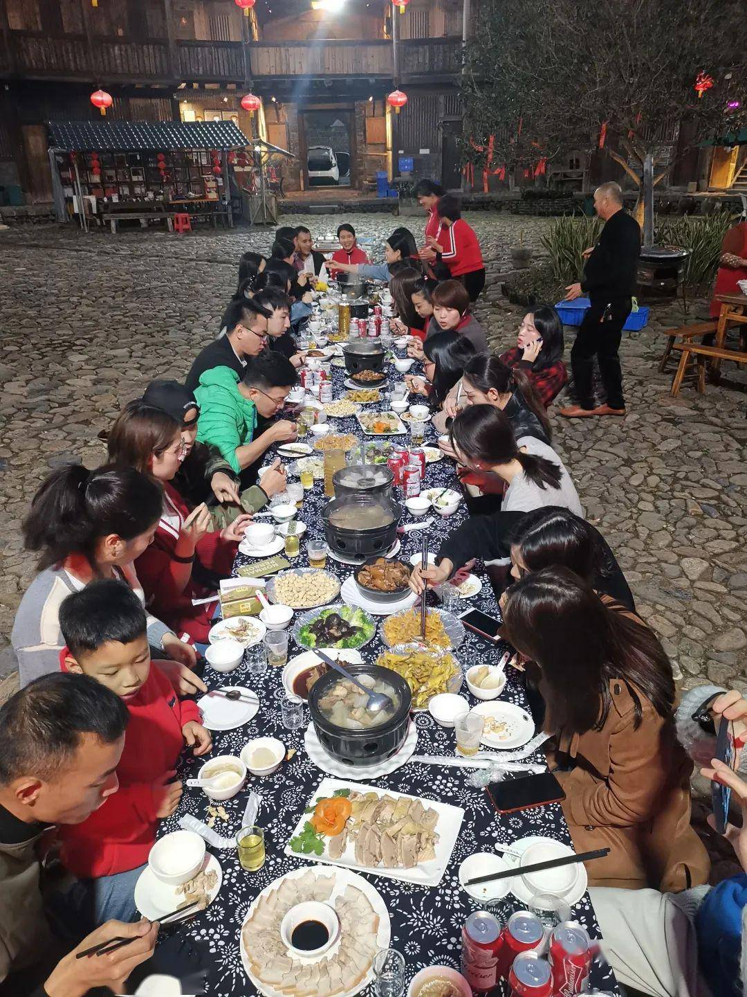 深氧土楼龙昌茶趣自驾二日游丨住百年龙昌楼享客家长桌宴欢聚土楼之夜