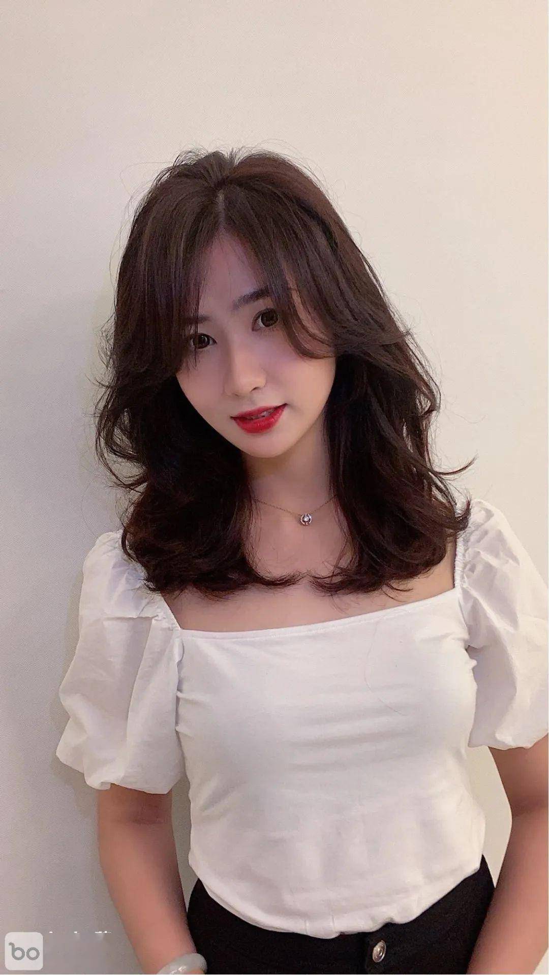 榜单发型由波波网app会员原创或分享烫大波浪的女孩有多好看