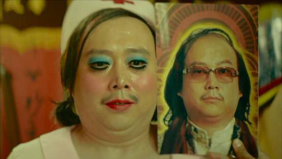 恶棍天使神医为了逃命假扮女护士这大浓妆造型属实有点辣眼