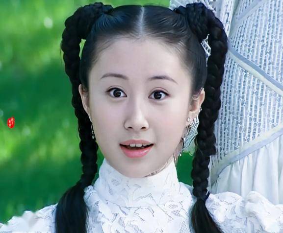 舒畅真从小到大长得一模一样,现在回看她15岁照片,跟32岁无差别