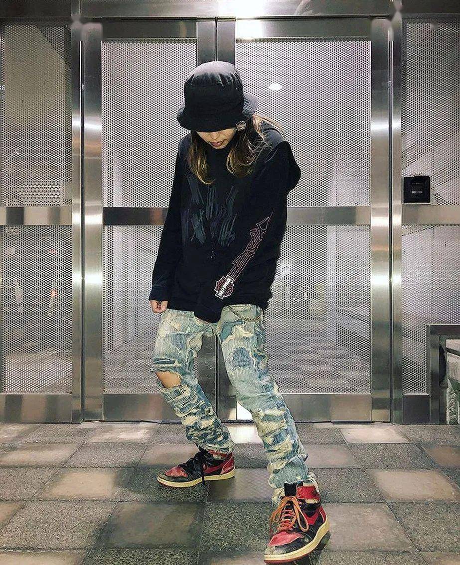 球鞋街拍速览 」未来还将会有travis scottx react 270的联名款发售