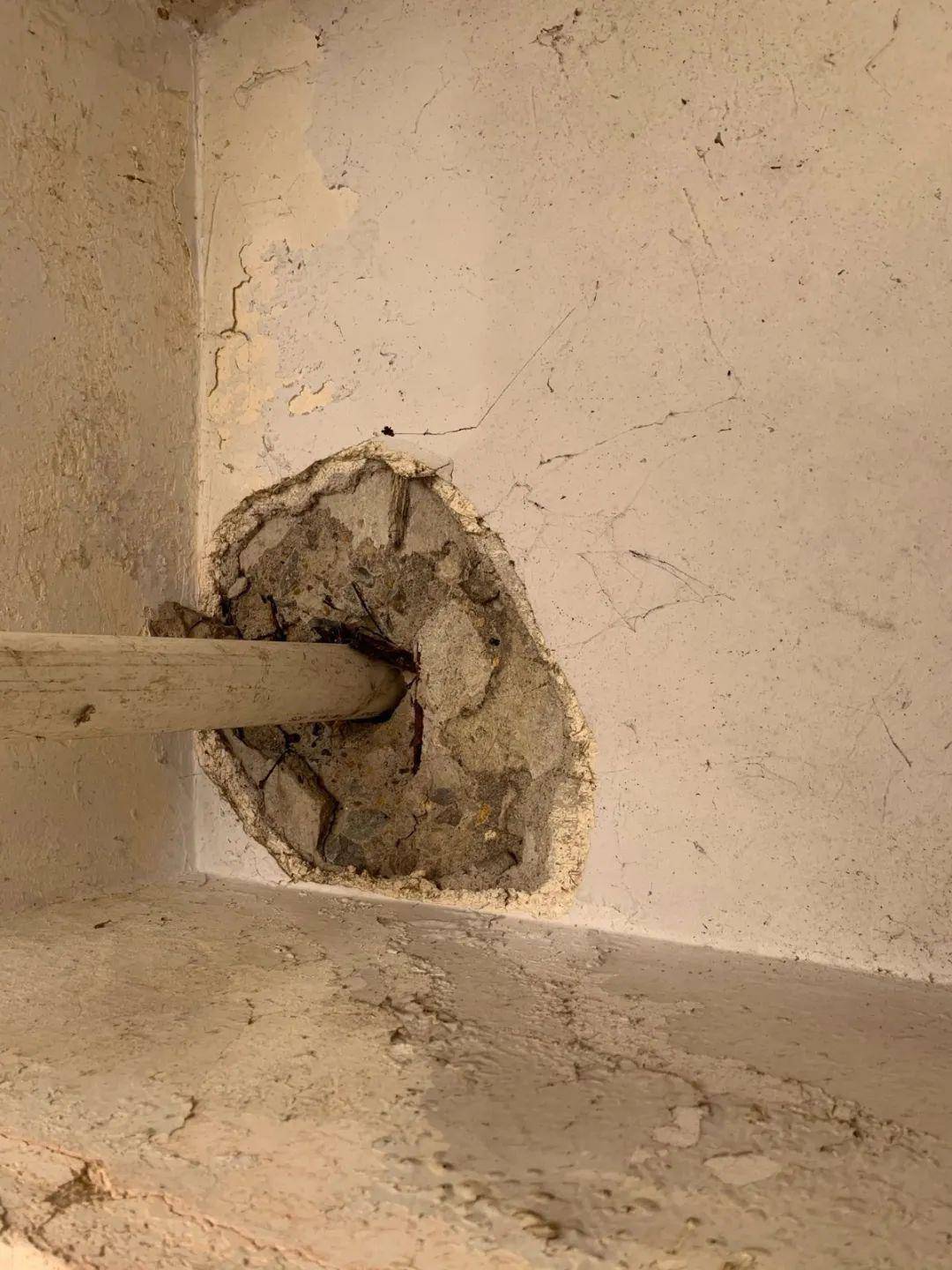 海盐某小区多名业主反映家里墙体开裂瓷砖脱落怎么回事