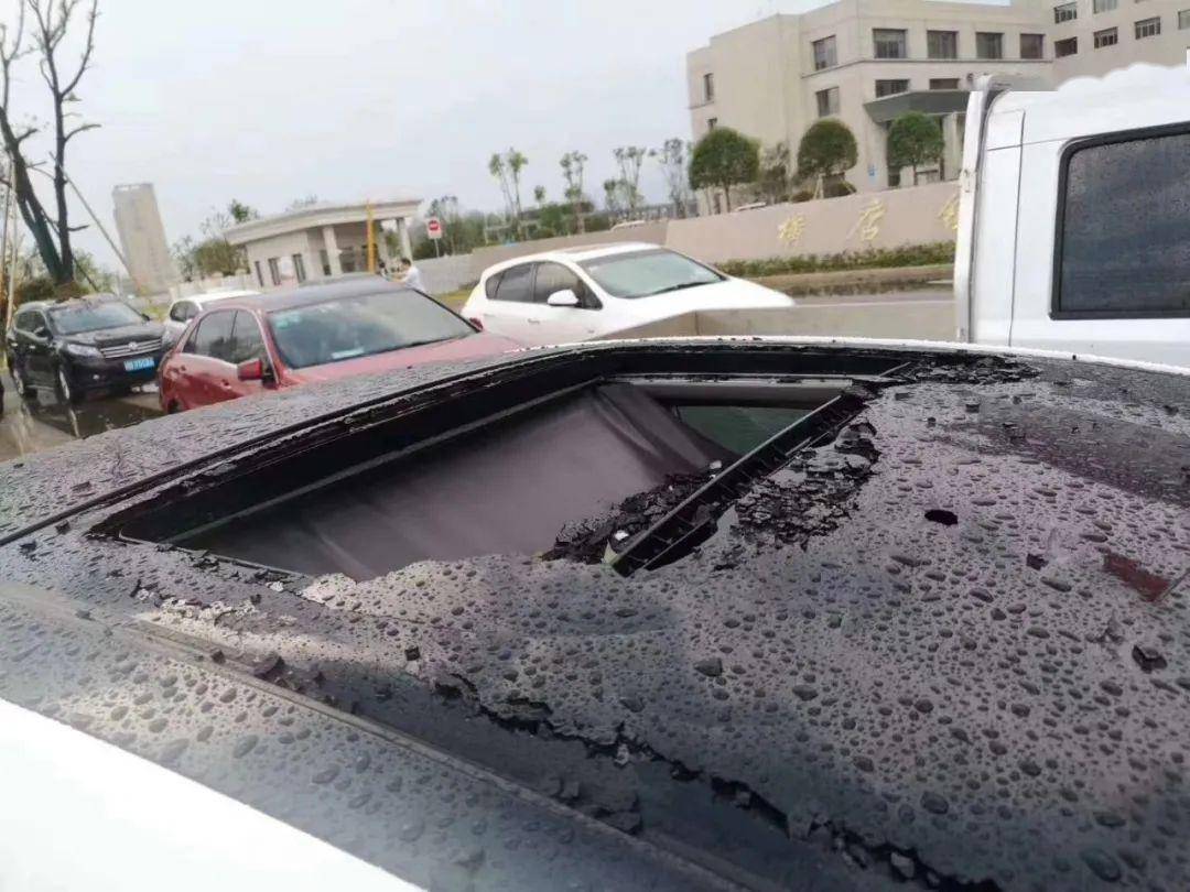 车都砸烂了!昨天横店的这场大冰雹,把明星们都给吓到了