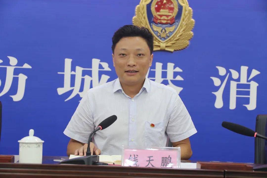 钱天鹏书记对获奖单位及个人表示祝贺,他指出:要发挥团组织的重要作用