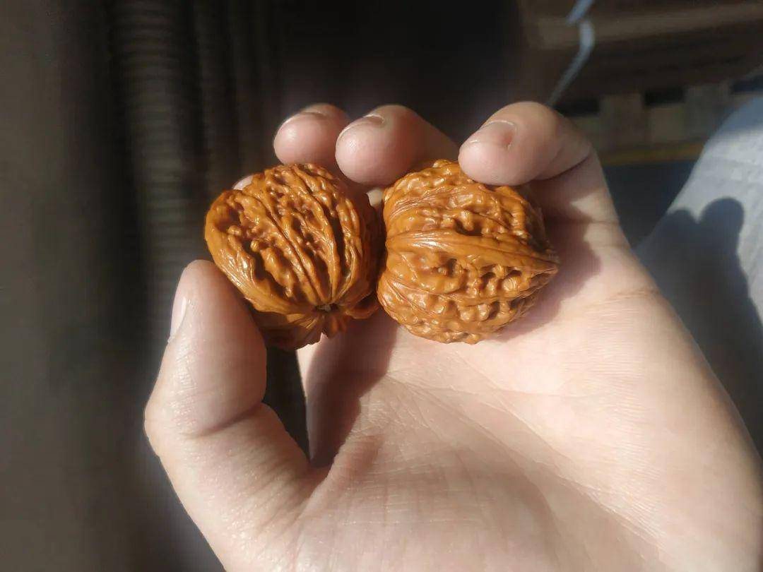 72个月,您就盘了这对黄尖的核桃,换我,早扔了!