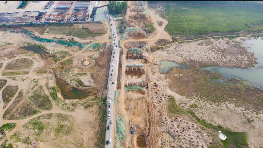 北河大桥主桥墩已经竖起 大桥施工近半